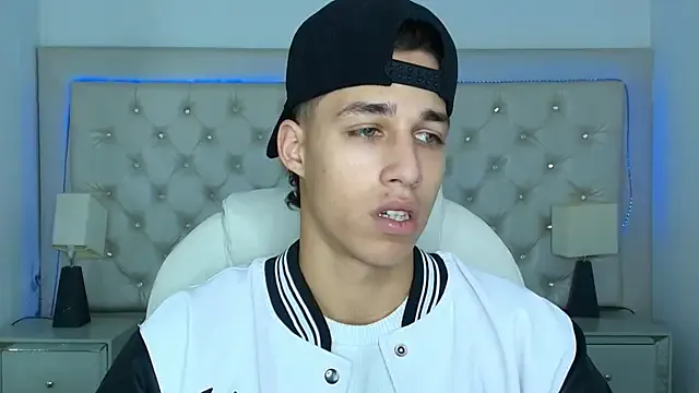 ErosVale – webcam model profile photo Image 5