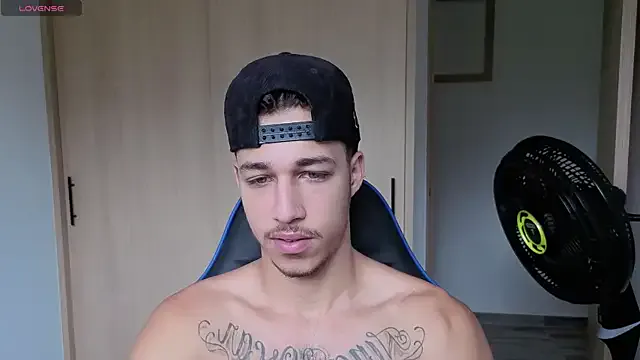 ErosVale – webcam model profile photo Image 7