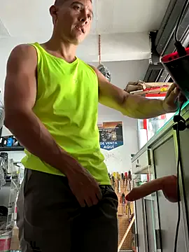 KingBlack25cm – webcam model profile photo Image 2