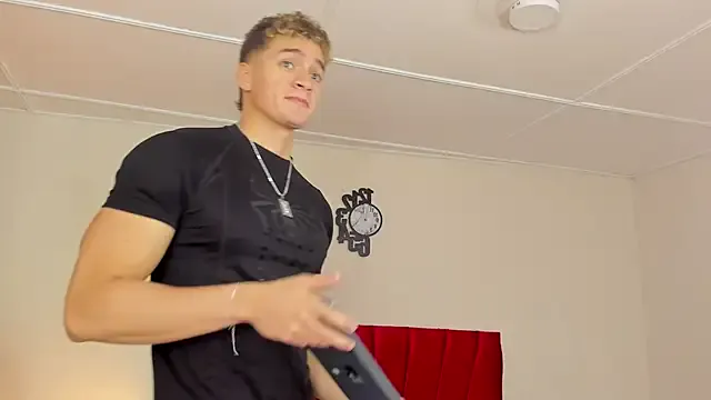 hornyshow_tv – webcam model profile photo Image 7