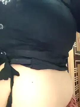 evelune – webcam model profile photo Image 11