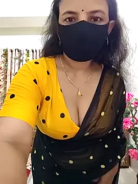 evelune – webcam model profile photo Image 12