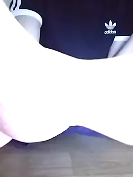 kai101010 – webcam model profile photo Image 3