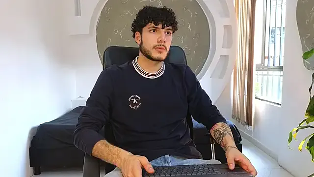 cuttie_ponyy – webcam model profile photo Image 10