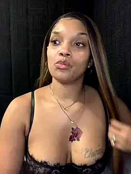 roouse – webcam model profile photo Image 5