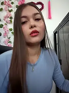 alizavigneau – webcam model profile photo Image 14