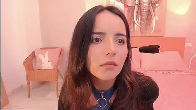 roouse – webcam model profile photo Image 15