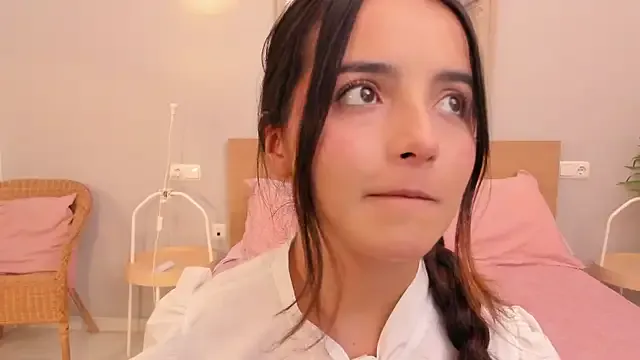 roouse – webcam model profile photo Image 2