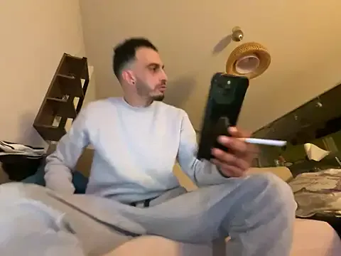 Rebeu313 – webcam model profile photo