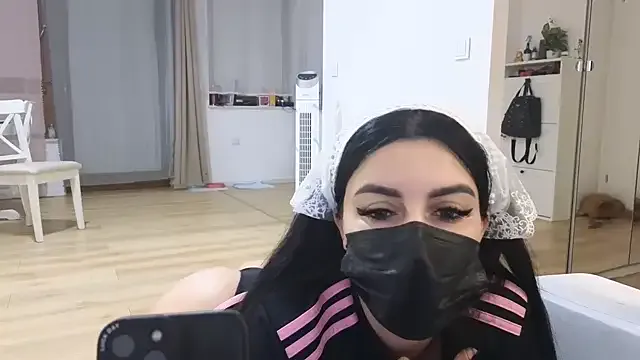 zui_lu – webcam model profile photo Image 10