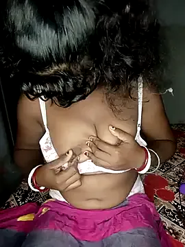 roouse – webcam model profile photo Image 4