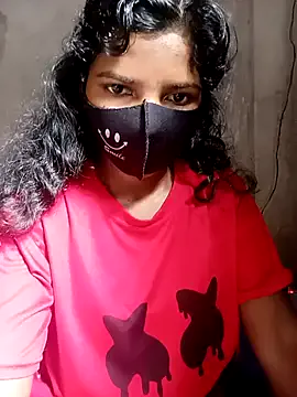 roouse – webcam model profile photo Image 5