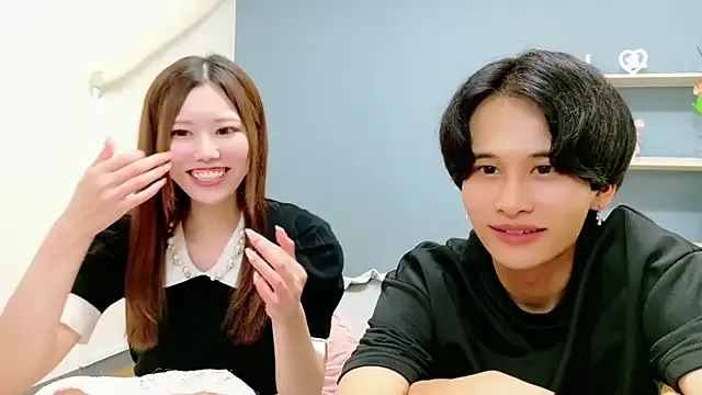 starvingo2002 – webcam model profile photo Image 15