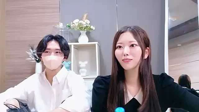 starvingo2002 – webcam model profile photo Image 18