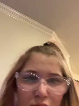 l1n4luv – webcam model profile photo Image 17