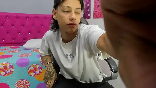 paroncho – webcam model profile photo Image 13