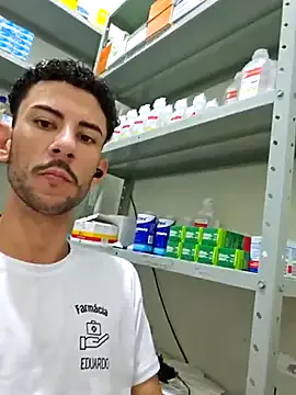 DomManlyGuy – webcam model profile photo Image 4