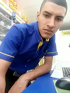 dominic_hanks – webcam model profile photo Image 6