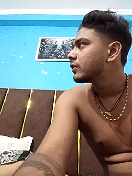 Amicisegreti – webcam model profile photo Image 5