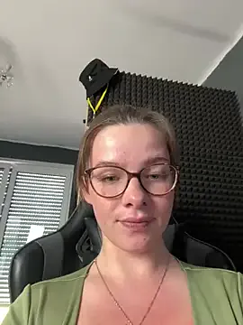 paroncho – webcam model profile photo Image 13