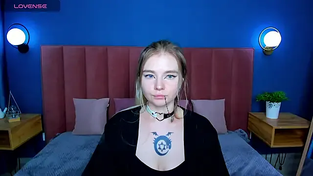 _Alicee_1 – webcam model profile photo Image 6