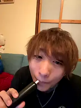 starvingo2002 – webcam model profile photo Image 10