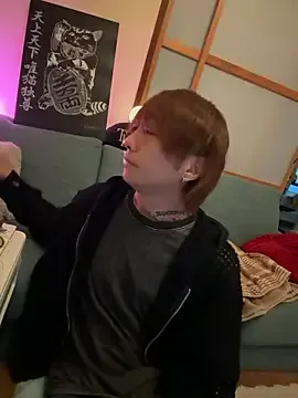 starvingo2002 – webcam model profile photo Image 12