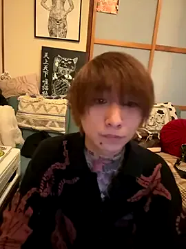 starvingo2002 – webcam model profile photo Image 17