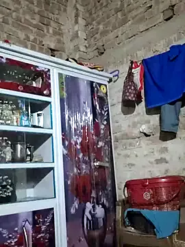 Earth_001 – webcam model profile photo Image 17