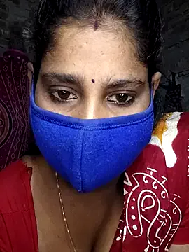 Earth_001 – webcam model profile photo Image 19