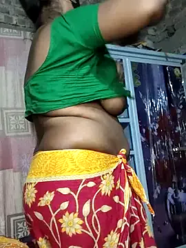 Earth_001 – webcam model profile photo Image 6