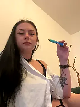 shy_college_girl – webcam model profile photo Image 3