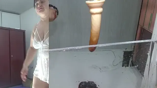 yaniraekberg – webcam model profile photo Image 4