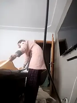 DomManlyGuy – webcam model profile photo Image 12