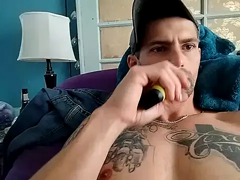 bisexualmilf – webcam model profile photo Image 4