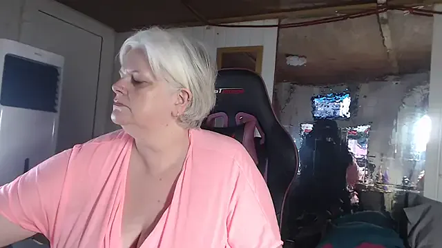 Benjamin_show – webcam model profile photo Image 7