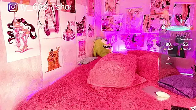 leonieschmith – webcam model profile photo Image 13