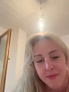 WitchAnnie – webcam model profile photo Image 4