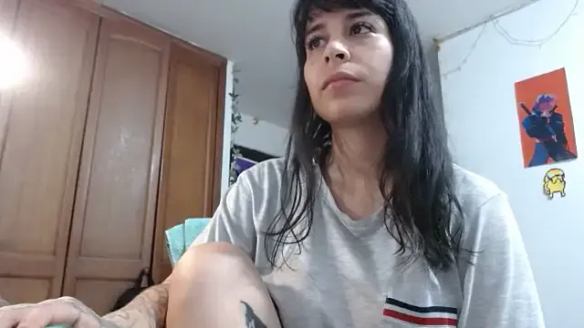 roouse – webcam model profile photo Image 3