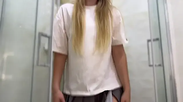 bisexualmilf – webcam model profile photo Image 12