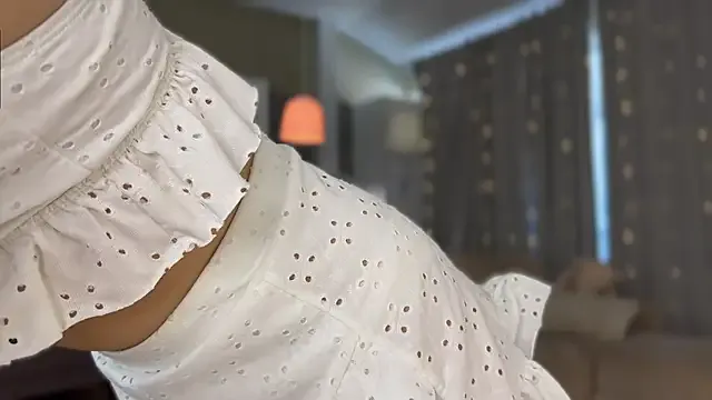 bisexualmilf – webcam model profile photo Image 9