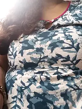 tinapie – webcam model profile photo Image 10