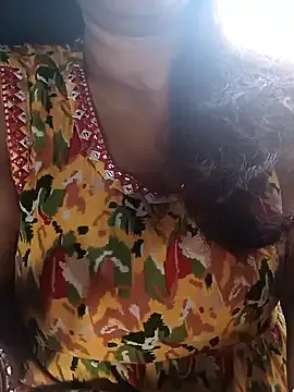 tinapie – webcam model profile photo Image 12