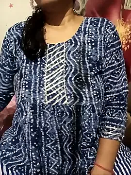 tinapie – webcam model profile photo Image 6