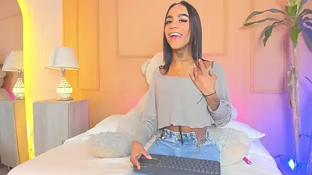 little_show_sexy – webcam model profile photo Image 8