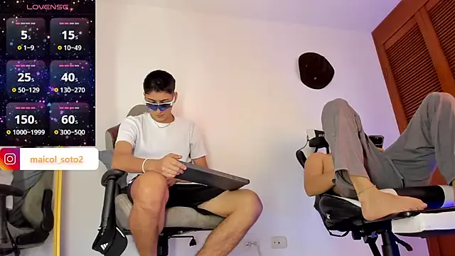 smile_with_nicole – webcam model profile photo Image 14