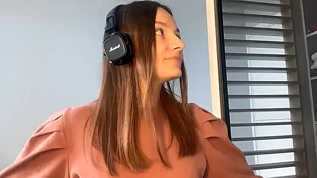 Kittycat2004 – webcam model profile photo Image 2