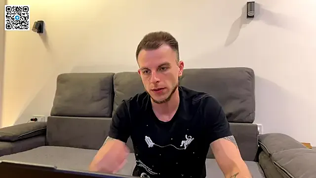 Todays_Dream – webcam model profile photo Image 2