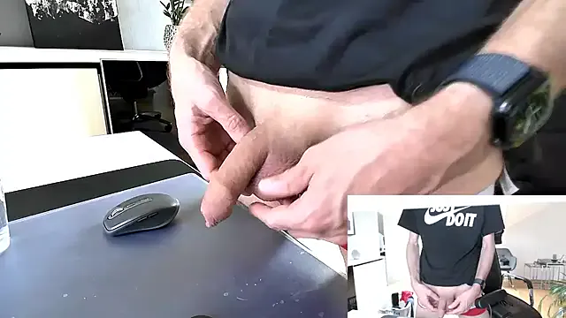 DomManlyGuy – webcam model profile photo Image 2