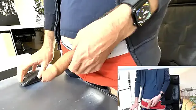 DomManlyGuy – webcam model profile photo Image 7